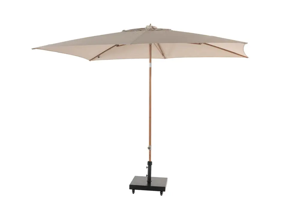 Der große beigefarbene Terrassenschirm von Rostock Geschäft mit Holzmast und rechteckigem schwarzem Sockel steht offen auf weißem Grund - ideal als Ergänzung zu Ihrem Gartenmöbel-Ensemble.