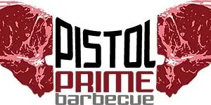 Logo für Pistol Prime Barbecue, mit stilisiertem schwarzem und rotem Text, umrahmt von zwei großen, illustrierten, marmorierten Steakstücken auf beiden Seiten - ein außergewöhnliches Geschäftsdesign, inspiriert von der lebendigen kulinarischen Szene Rostocks.