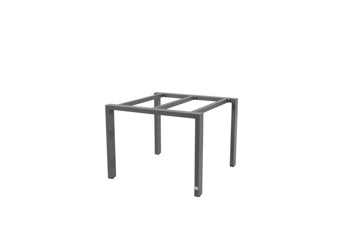 Der Goa Dining Tisch ist ein schlichter, grauer, rechteckiger Metalltisch mit vier Beinen, der auf einem weißen Hintergrund steht.