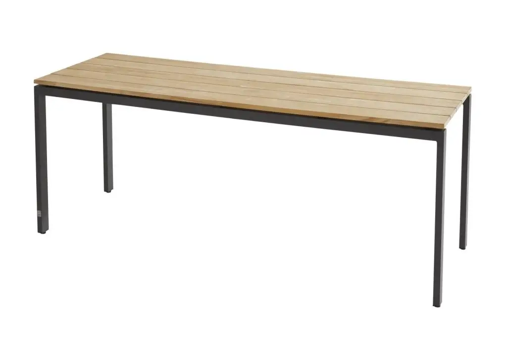 Der Goa Dining Tisch 160cm ist ein rechteckiger Tisch aus Holzlatten mit einem schwarzen Metallrahmen und vier geraden Beinen.