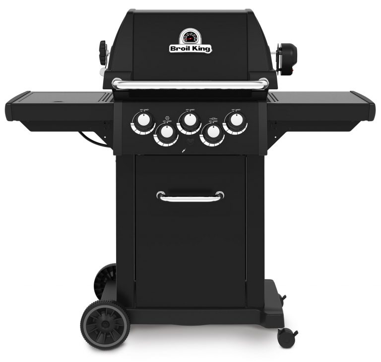 Der Royal™ 390 Shadow ist ein schwarzer Broil King Gasgrill mit vier Drehknöpfen, Seitenablagen und Rädern unten links.