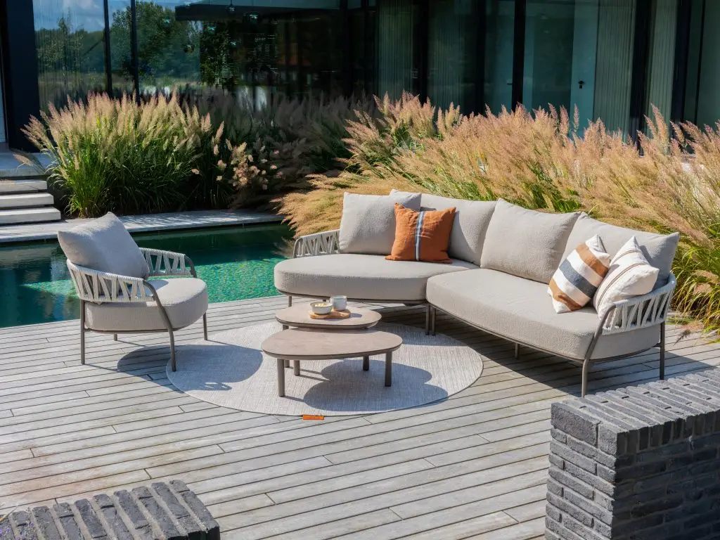 Calma chaise longue set with Monroe tables 01